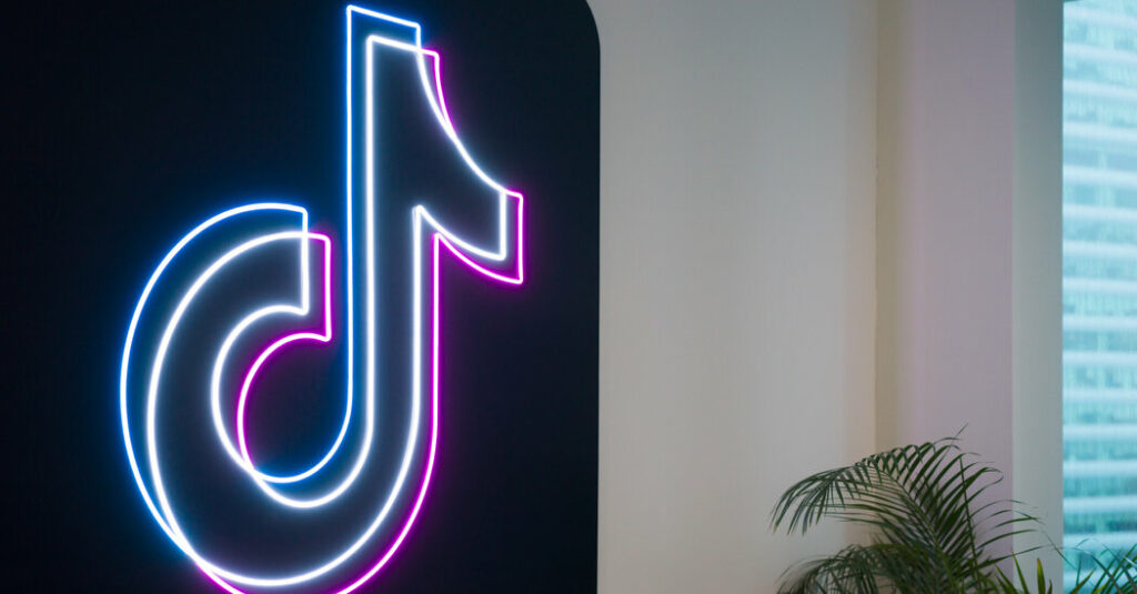 tiktok back on app store