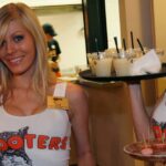 hooters bankruptcies