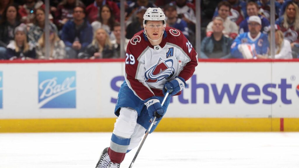 nathan mackinnon